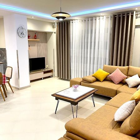 Queen Isabella Premium Hotell Vlorë Exteriör bild