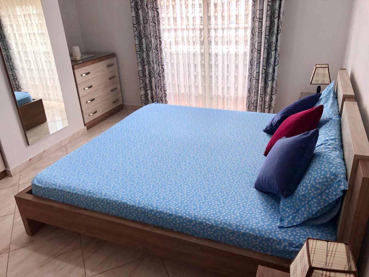 Queen Isabella Premium Hotell Vlorë Exteriör bild