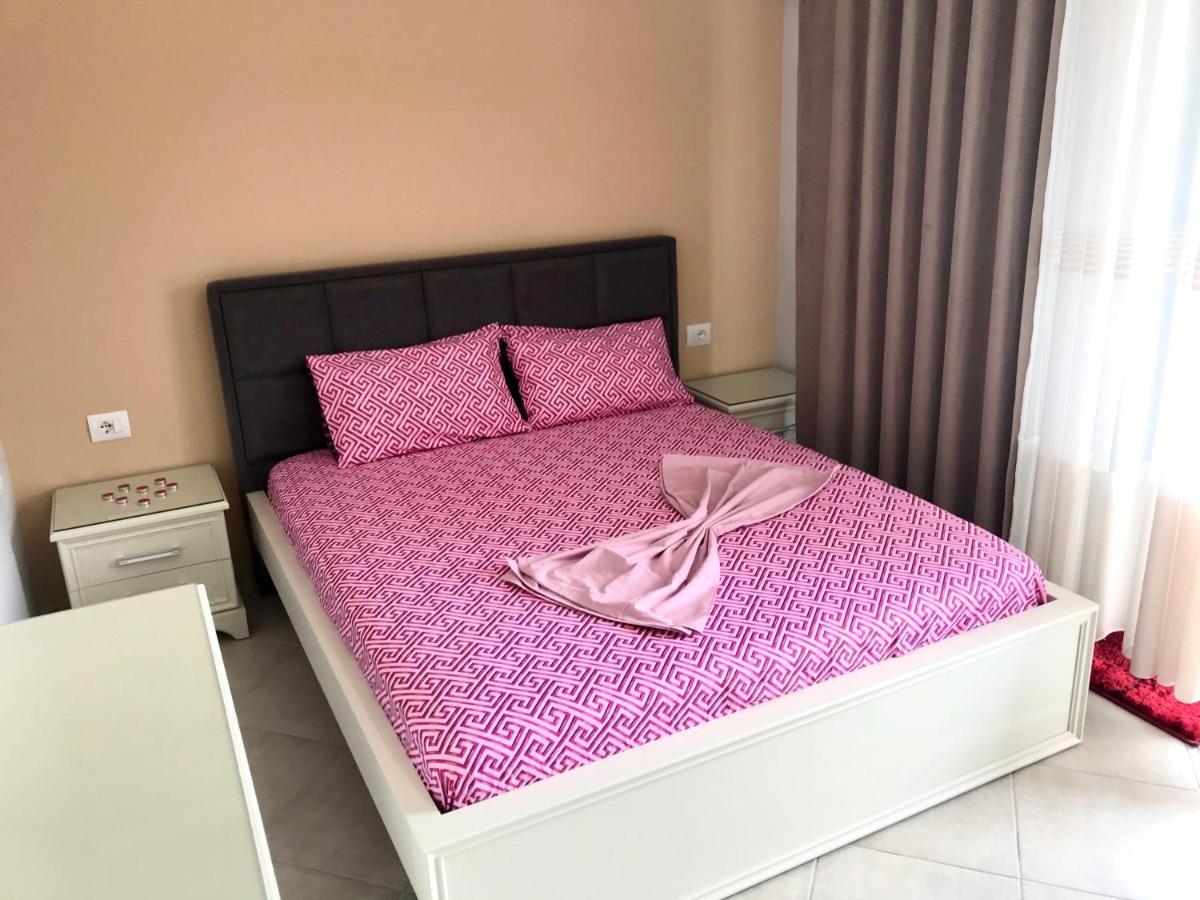 Queen Isabella Premium Hotell Vlorë Exteriör bild