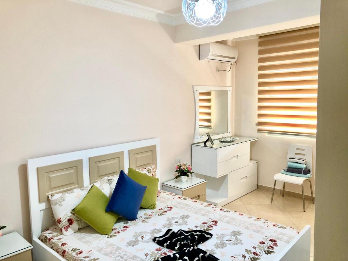 Queen Isabella Premium Hotell Vlorë Exteriör bild