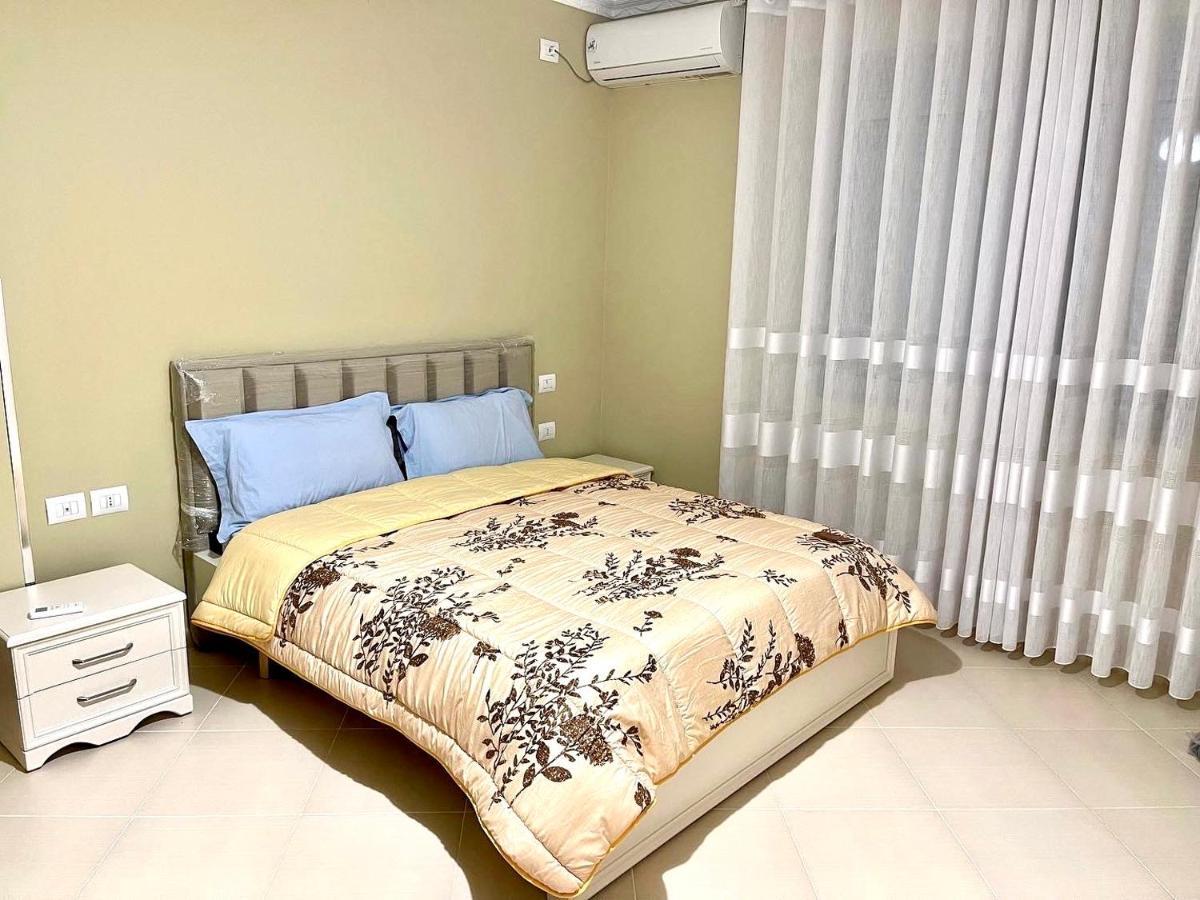 Queen Isabella Premium Hotell Vlorë Rum bild